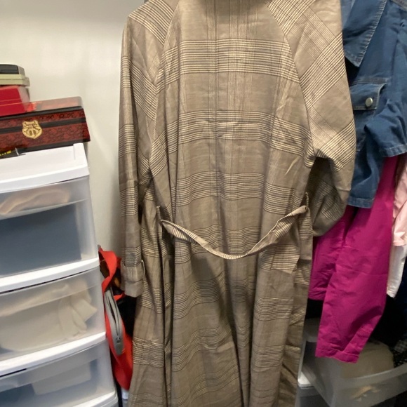 Trench coat - Picture 13 of 15